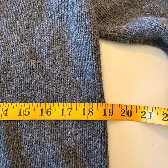 The Disney Store Winnie the Pooh Gray Fair Isle Ramie Blend Swtr Sz S Vintage - Picture 9 of 11